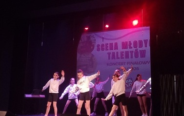 Scena młodych talent&oacute;w  9
