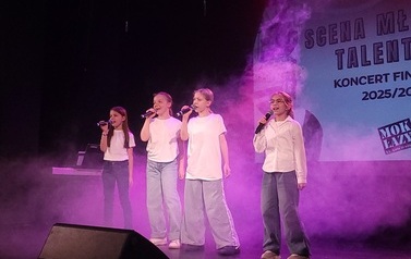 Scena młodych talent&oacute;w  14