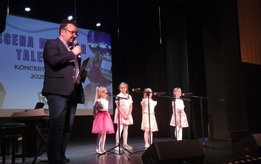 Scena młodych talent&oacute;w  28